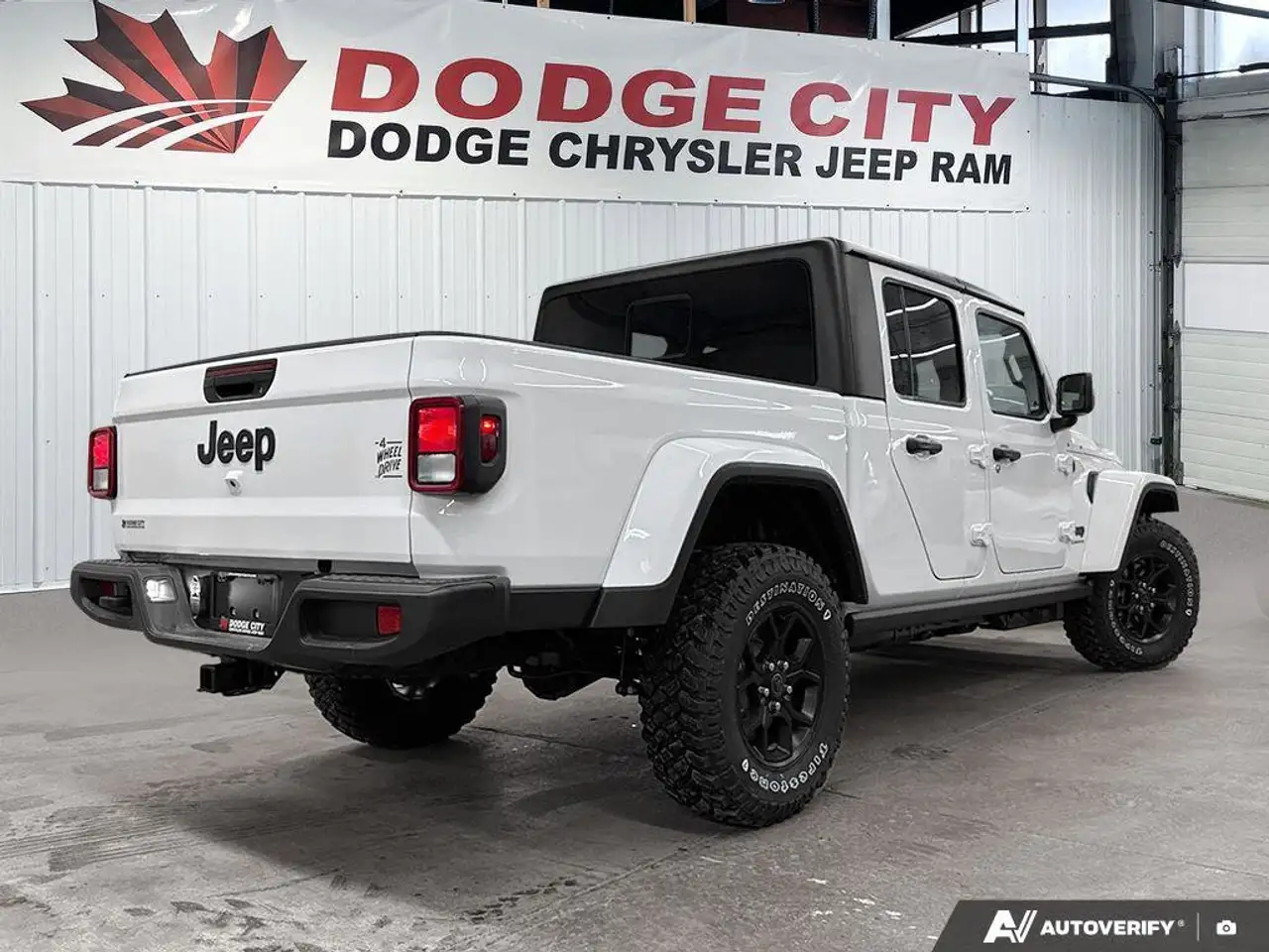 Jeep Gladiator photo Jeep Gladiator