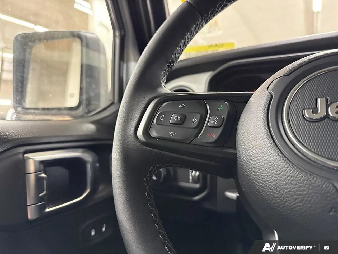 Jeep Gladiator photo Jeep Gladiator