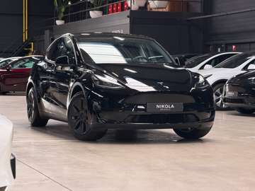 PREMIUM - RWD - HIGHWAY AUTOPILOT - FULL BLACK