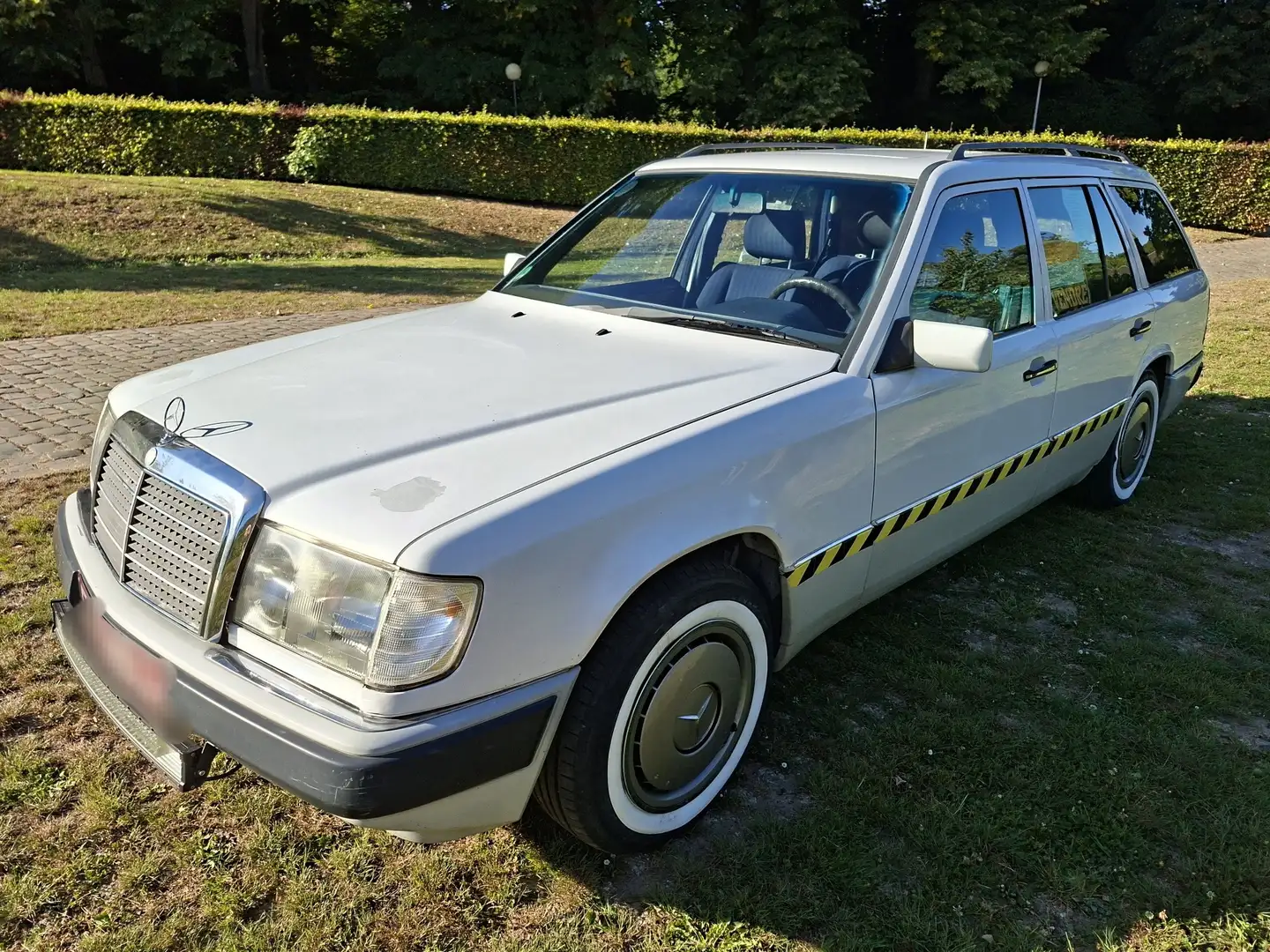 Mercedes-Benz 230 W124 / S124 - 230TE - 2