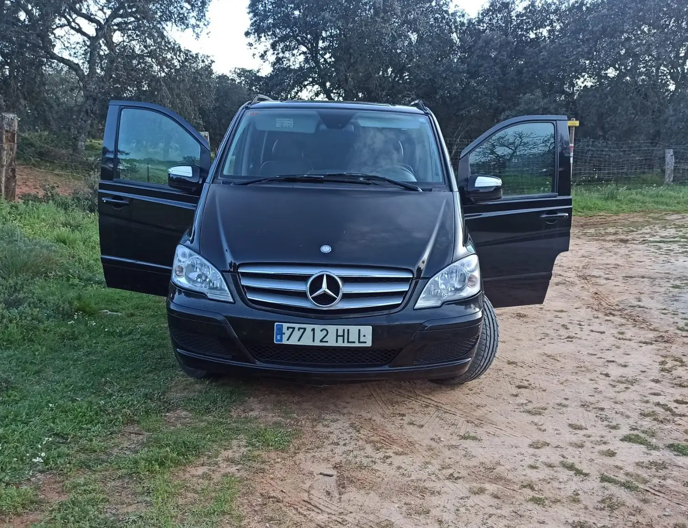 Mercedes-Benz Viano 2.2CDI Ambiente Compacto Černá - 2
