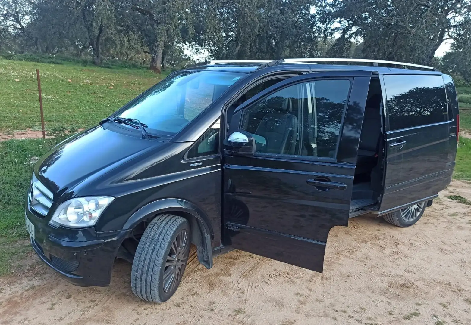 Mercedes-Benz Viano 2.2CDI Ambiente Compacto Černá - 1