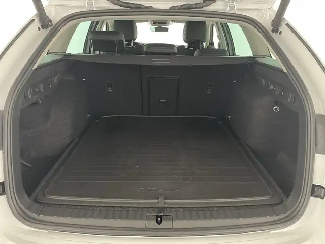 Skoda Octavia view 7