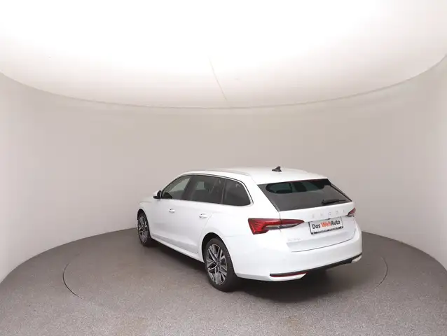 Skoda Octavia view 5