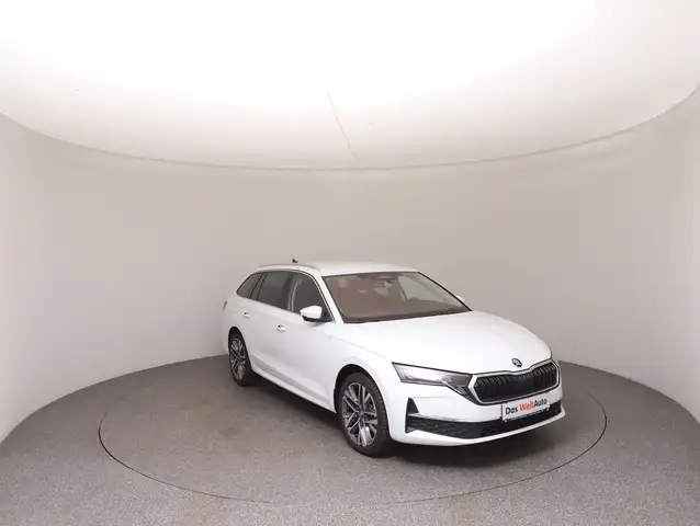 Skoda Octavia view 2