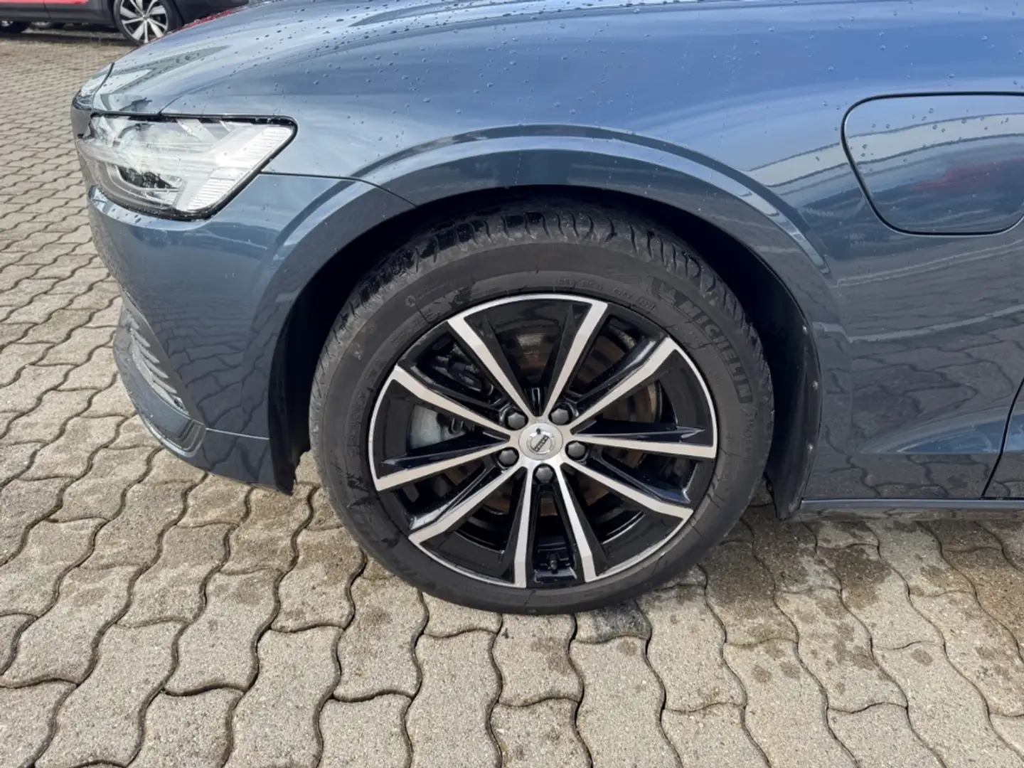 Volvo V60 Kombi Inscription Expression Recharge Plug-In Hybr Blau - 2