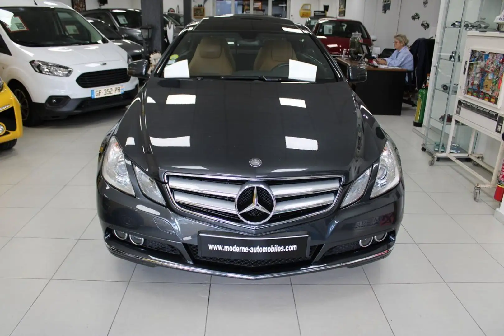 Mercedes-Benz E 250 COUPE 250 CDI EXECUTIVE BE BA Gri - 2