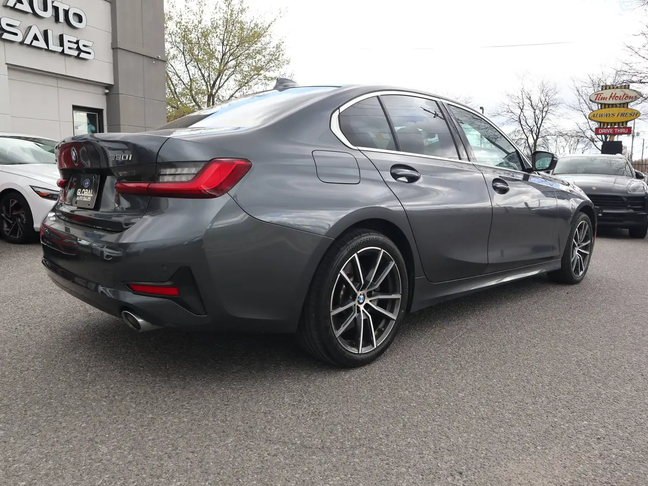 BMW 3 Series снимка BMW 3 Series