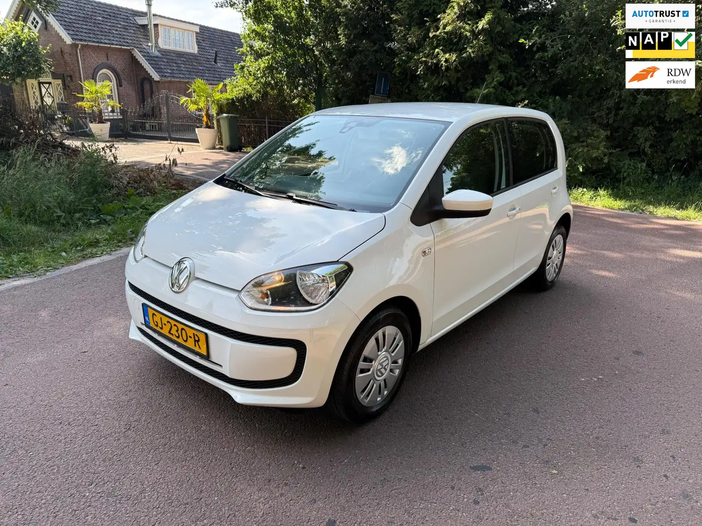 Volkswagen up! 1.0 move up! BlueMotion / Navi / Airco / NAP / Apk Wit - 1