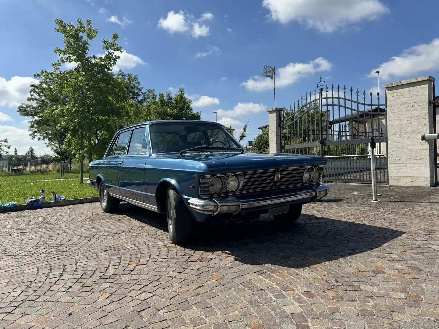 Fiat 130 Berlina - 1