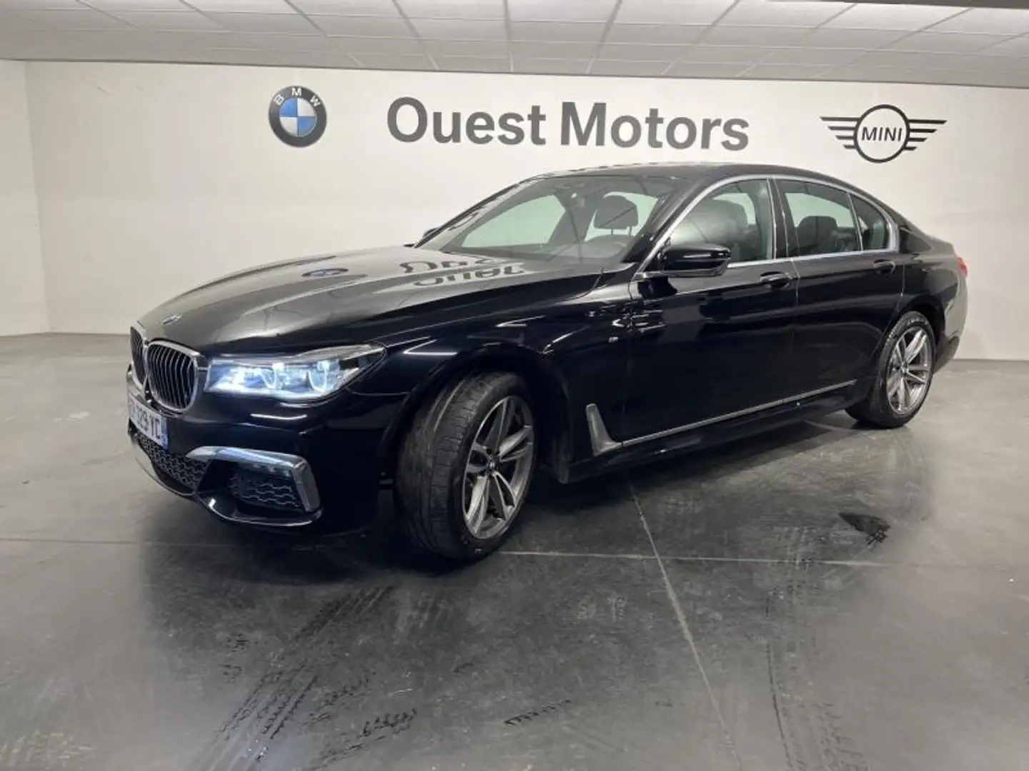 BMW 730 730dA xDrive 265ch M Sport Noir - 1