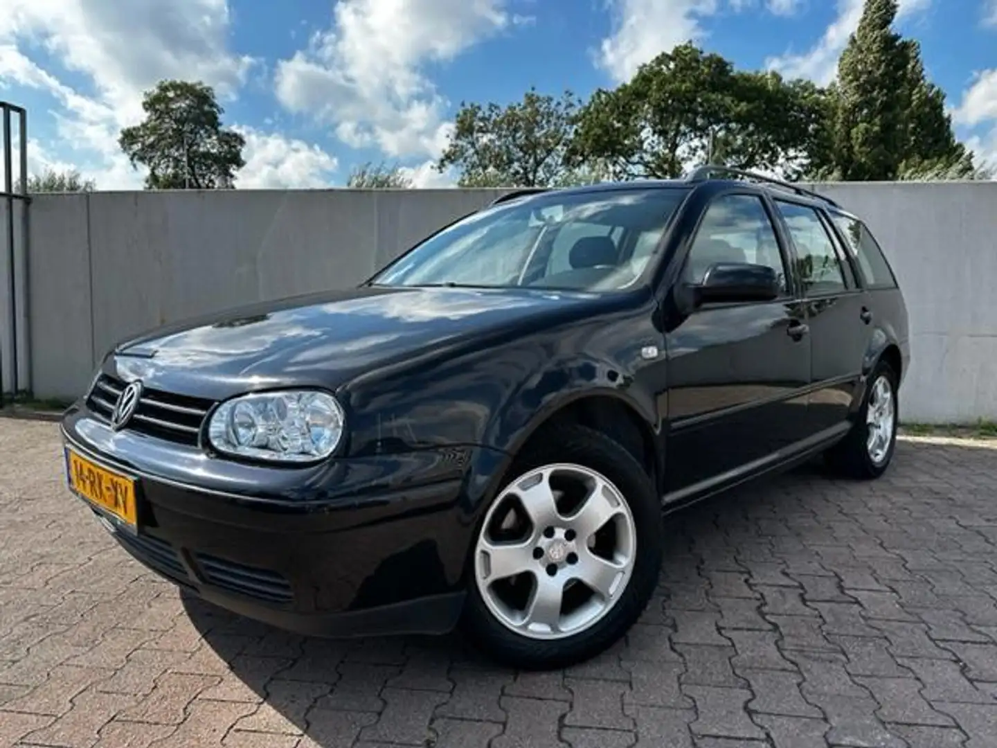 Volkswagen Golf Variant 1.6-16V FSI Turijn Comfort/CLIMA/APK 05-2024/CRUIS Zwart - 2