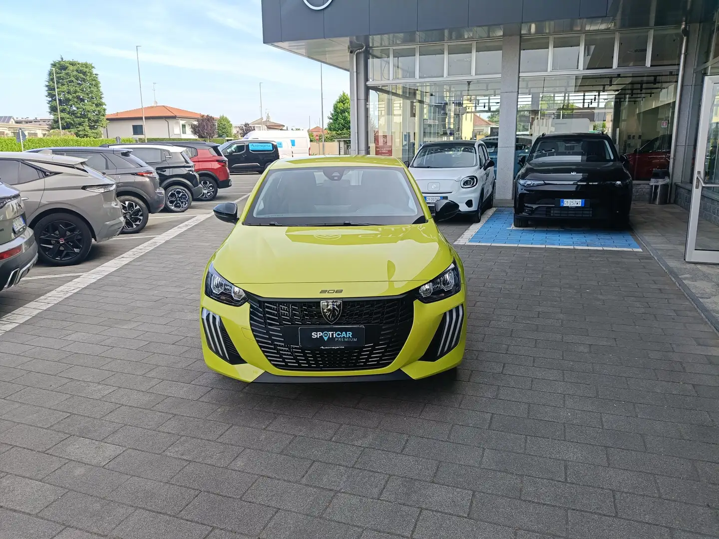 Peugeot 208 1.2 Hybrid 110cv DCS6 STYLE KM ZERO Geel - 2