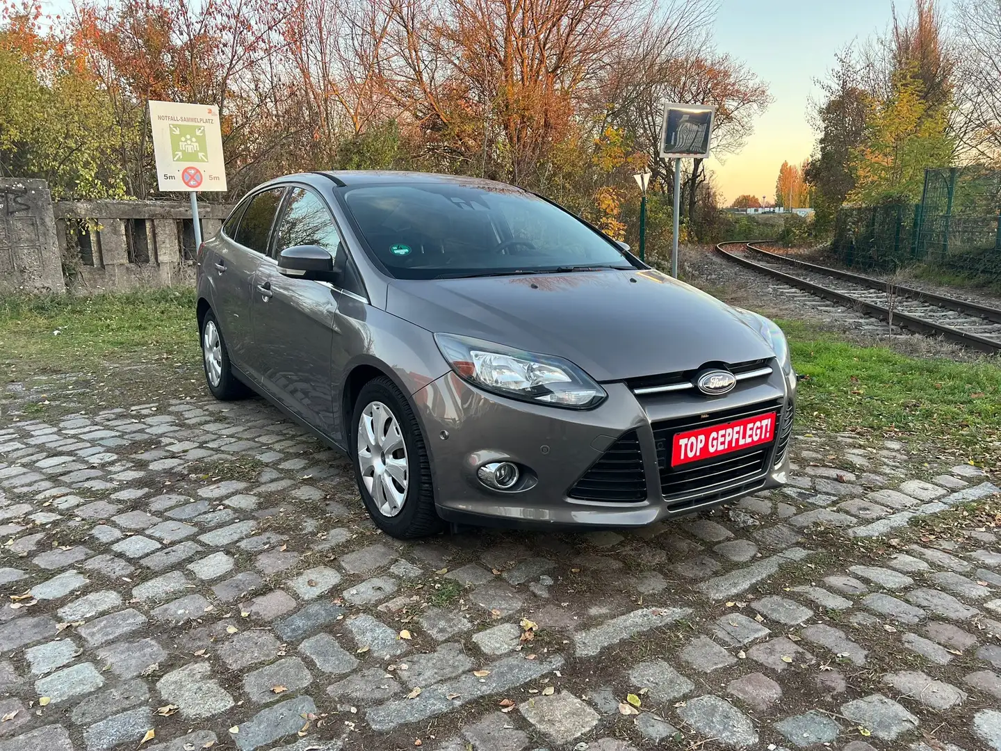 Ford Focus Titanium Marrone - 1