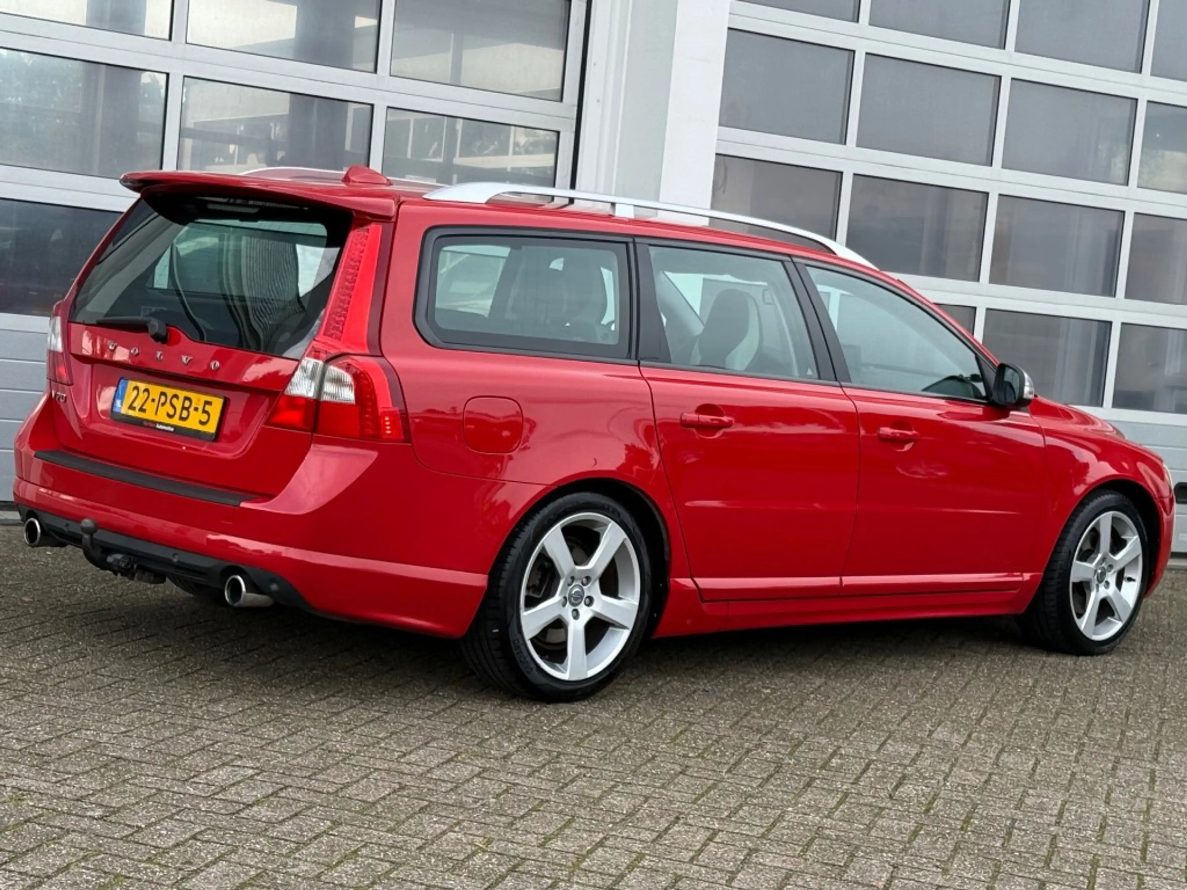 Volvo V70 2.0 Turbo 203PK R-Design Xenon Navi Leer Trekhaak — photo 5