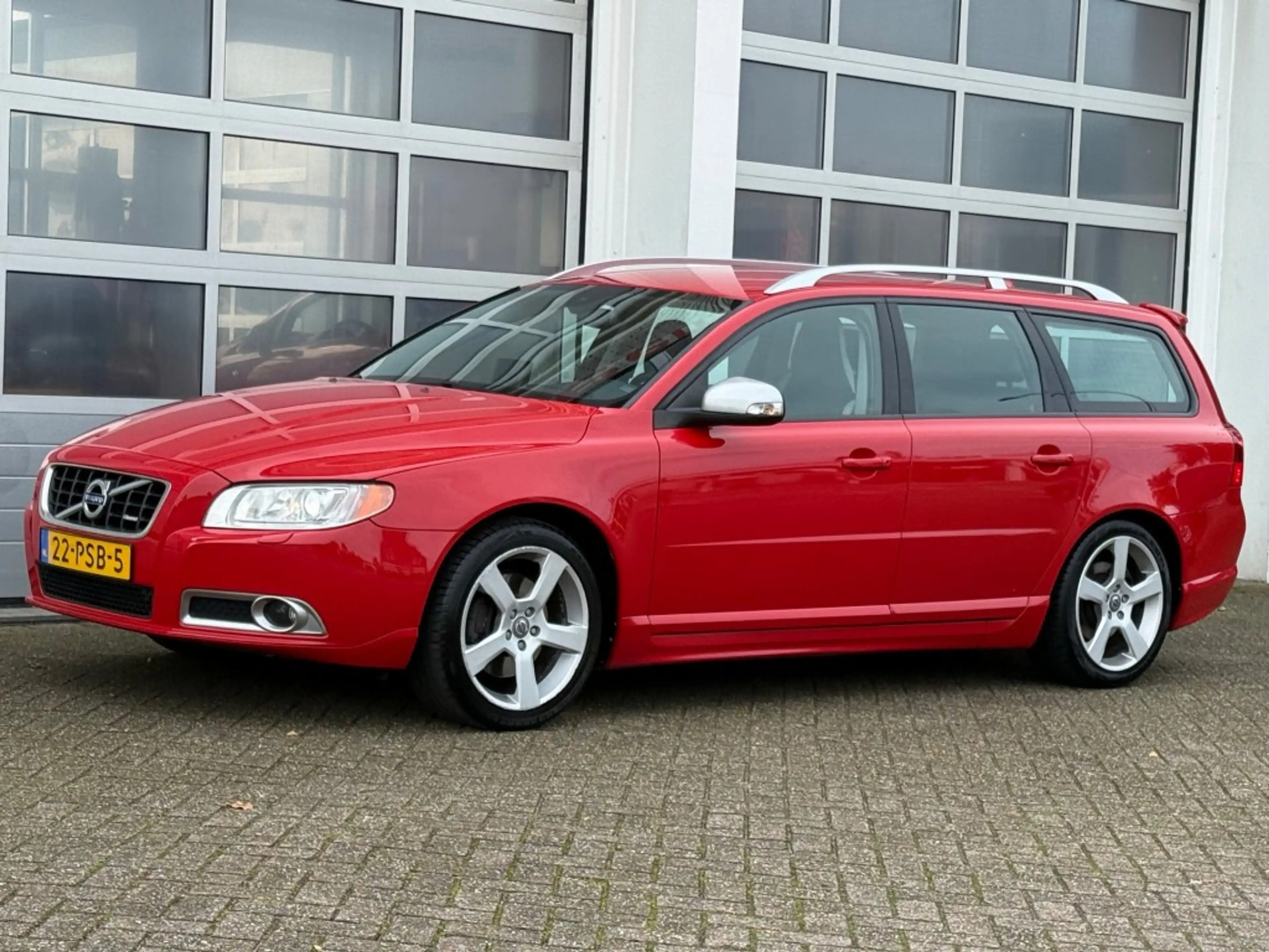 Volvo V70 2.0 Turbo 203PK R-Design Xenon Navi Leer Trekhaak
