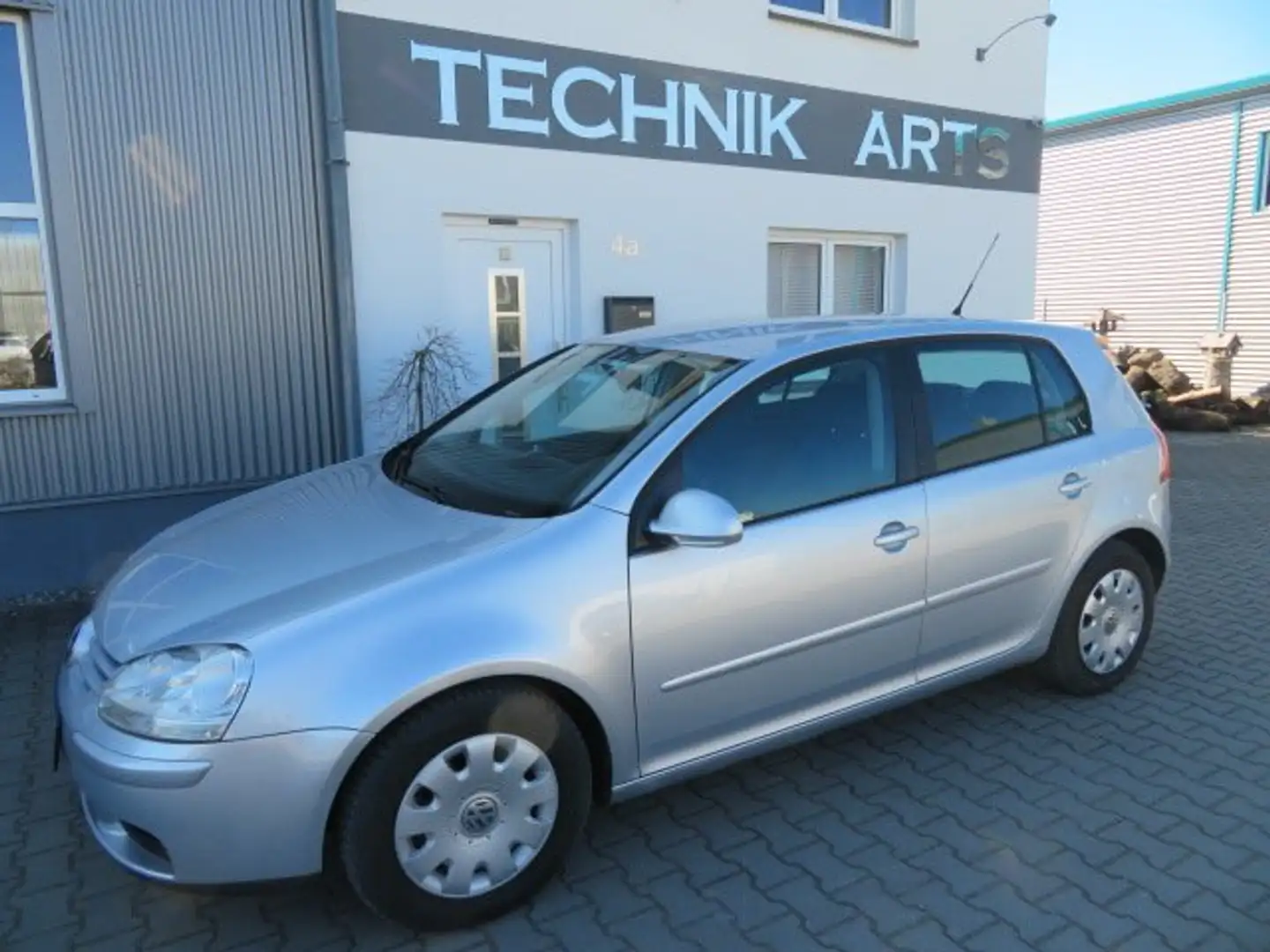 Volkswagen Golf 1.6 FSI TÜV/Kundendienst/Zahnriehmen neu Argent - 1