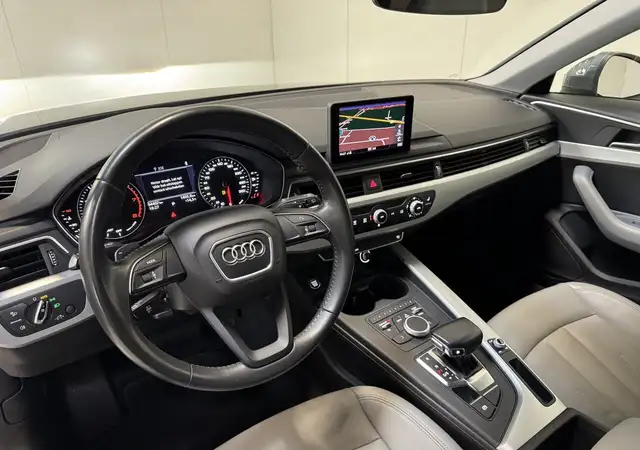 Audi A4 Avant view 18