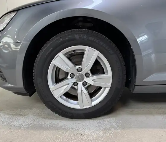 Audi A4 Avant view 7