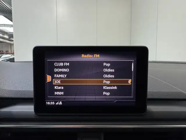 Audi A4 Avant view 15