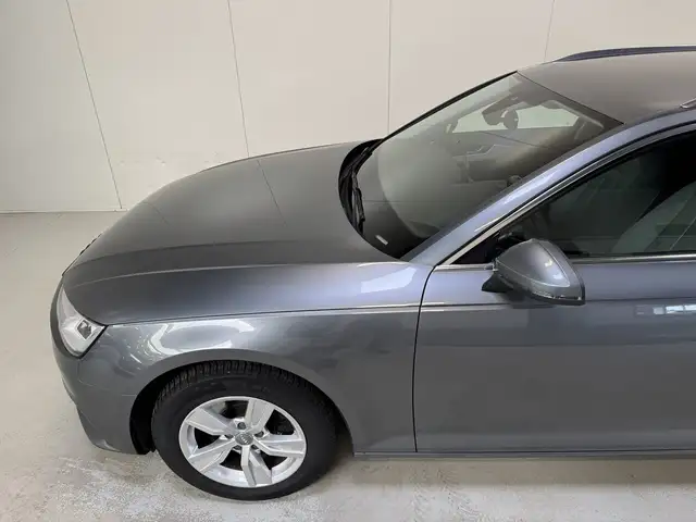 Audi A4 Avant view 24