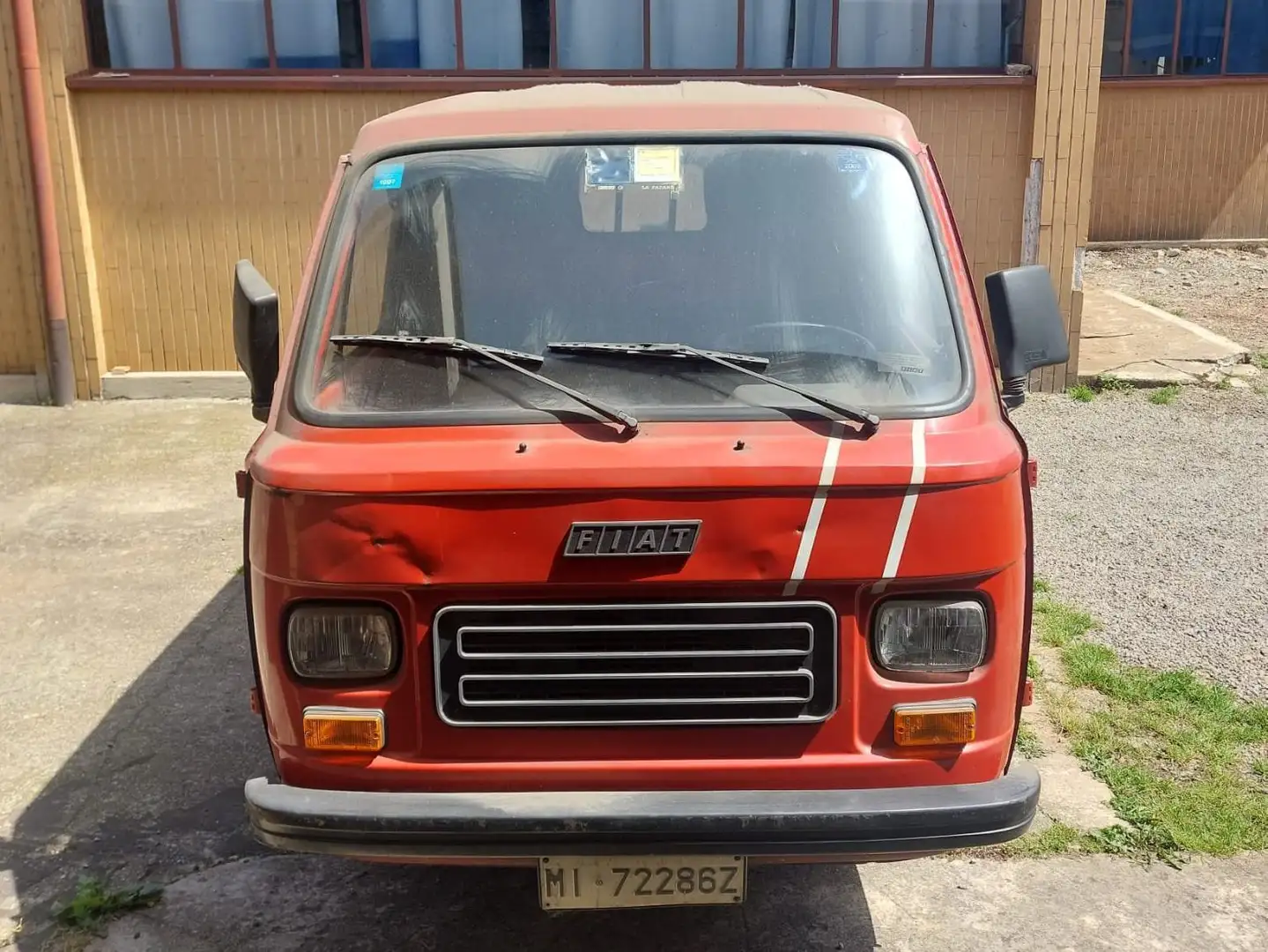 Fiat 900 E Červená - 2