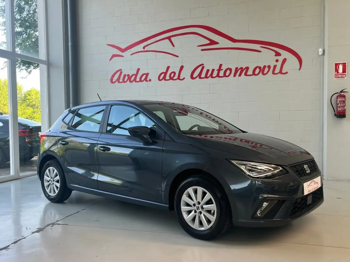 SEAT Ibiza 1.0 TSI S&S Style 85kW Gris - 1