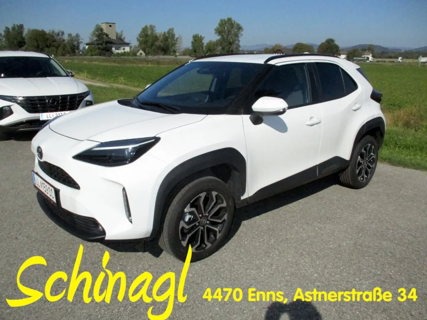 Toyota Yaris Cross 1,5 HSD Active 130 Weiß - 1