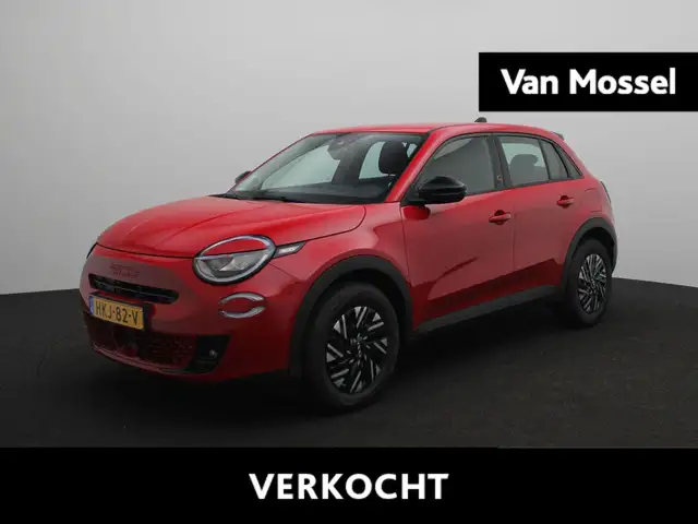 Fiat 600e RED 54 kWh | Carplay | Parkeersensoren | Ruime Aut