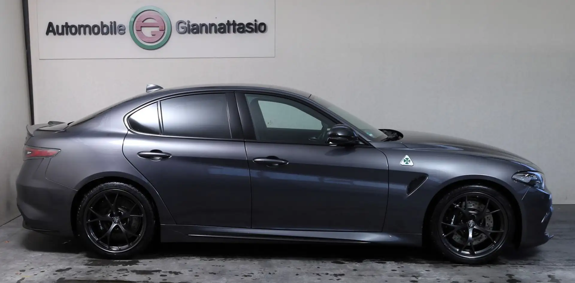 Alfa Romeo Giulia Quadrifoglio*1Hand+U-frei*Neuwertig Grau - 1