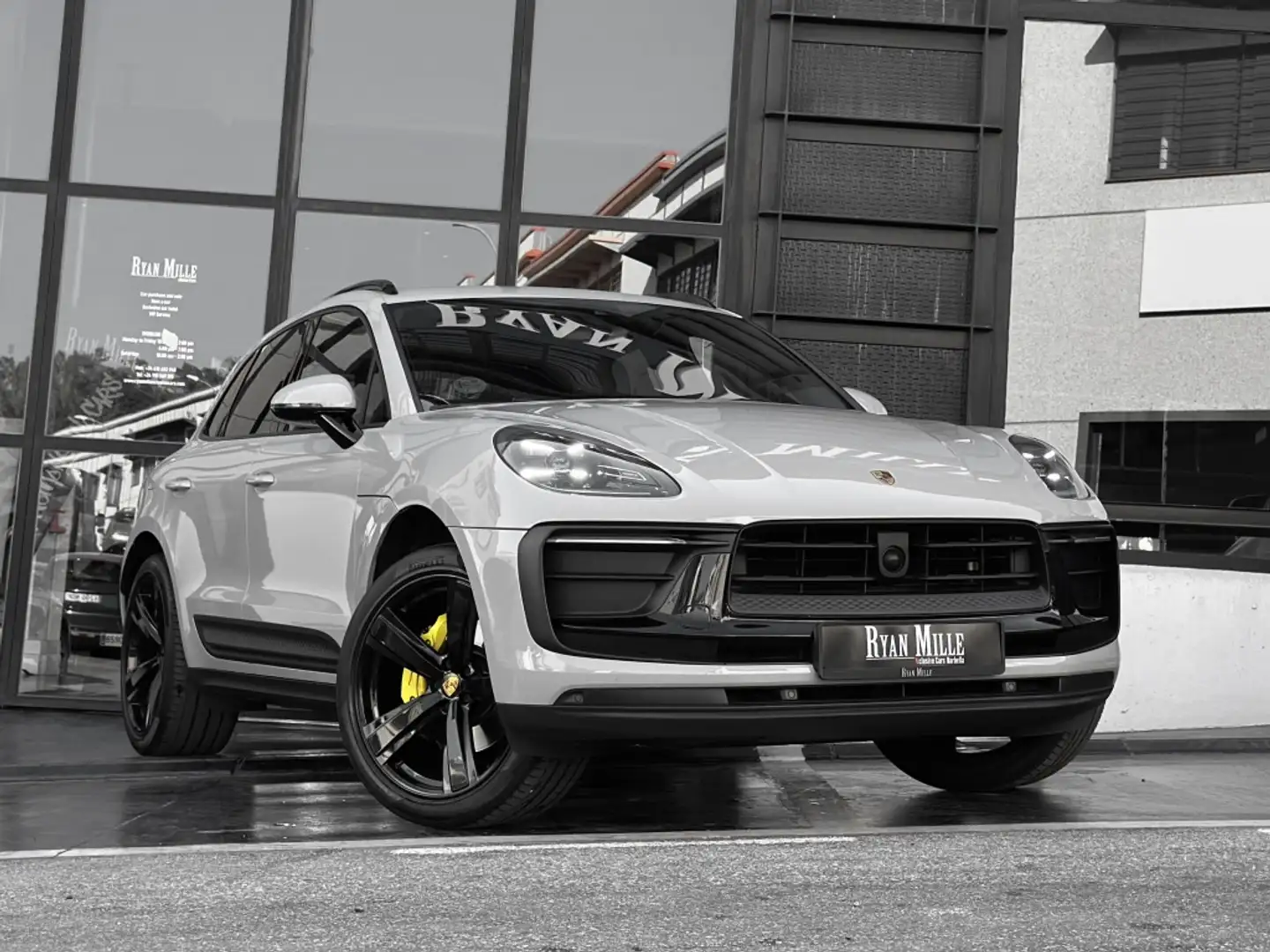 Porsche Macan Aut. Grau - 1