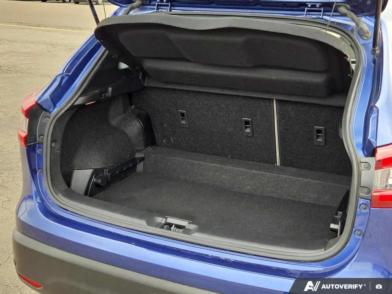 Nissan Qashqai снимка Nissan Qashqai