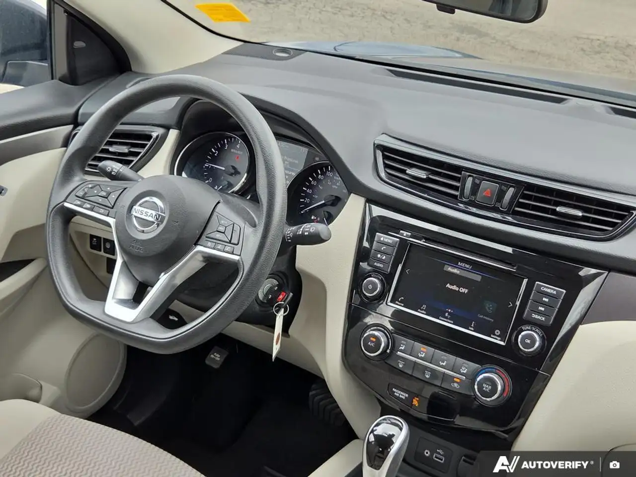 Nissan Qashqai снимка Nissan Qashqai
