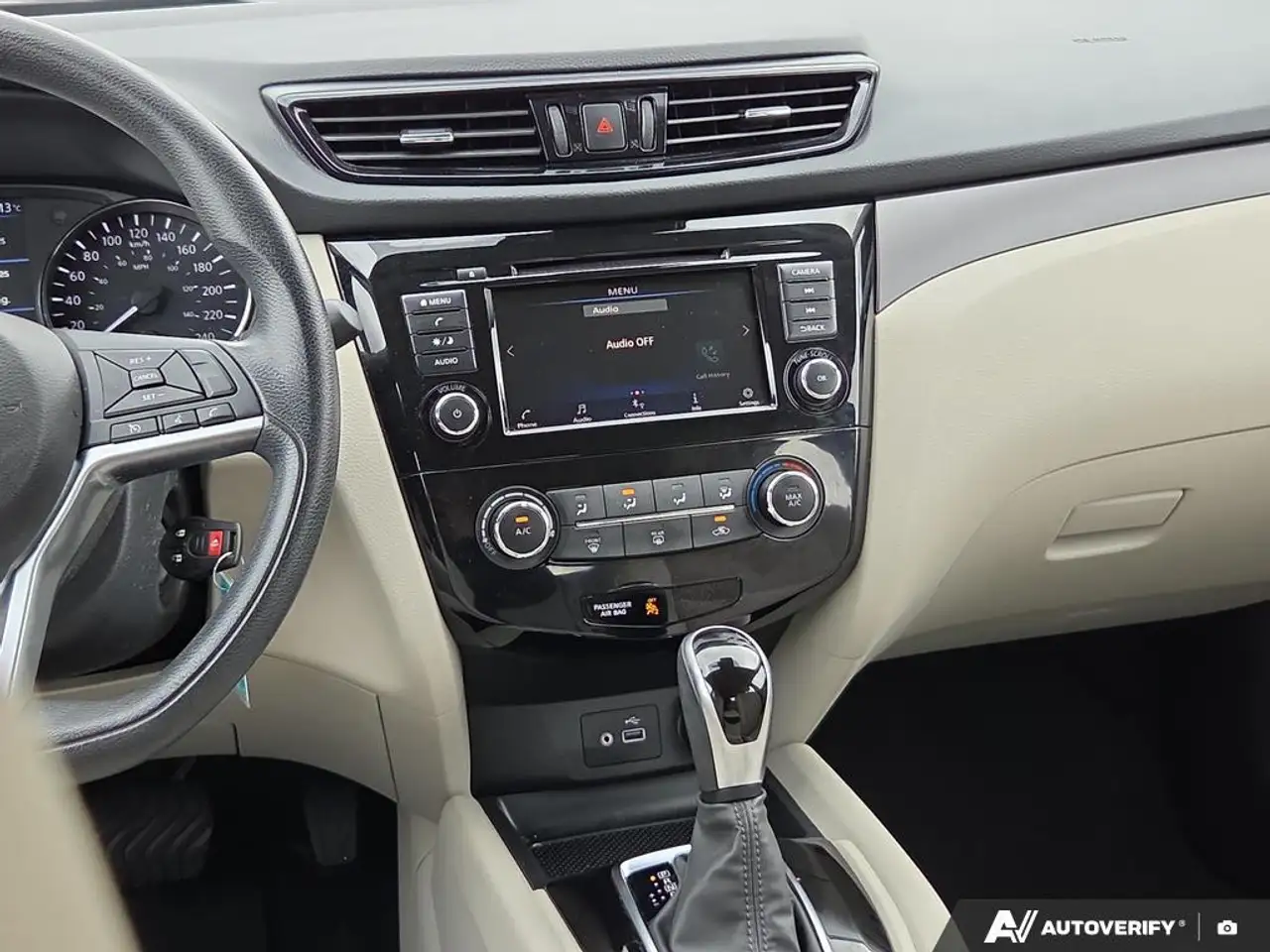 Nissan Qashqai снимка Nissan Qashqai