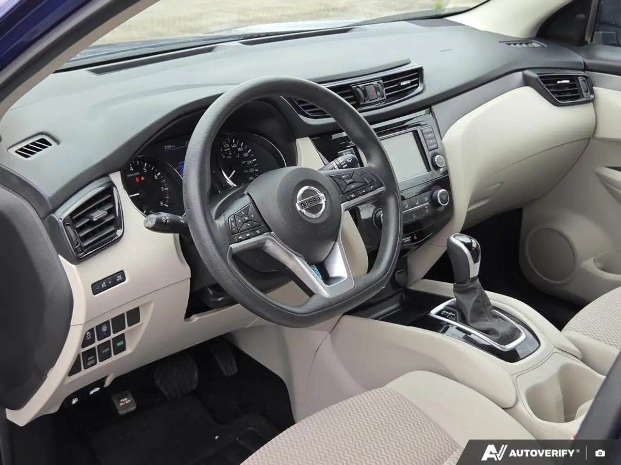 Nissan Qashqai снимка Nissan Qashqai