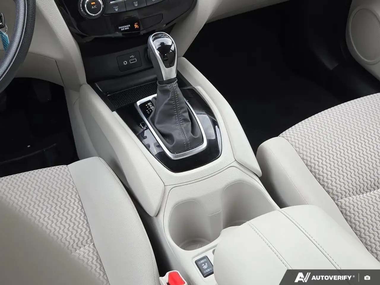 Nissan Qashqai снимка Nissan Qashqai