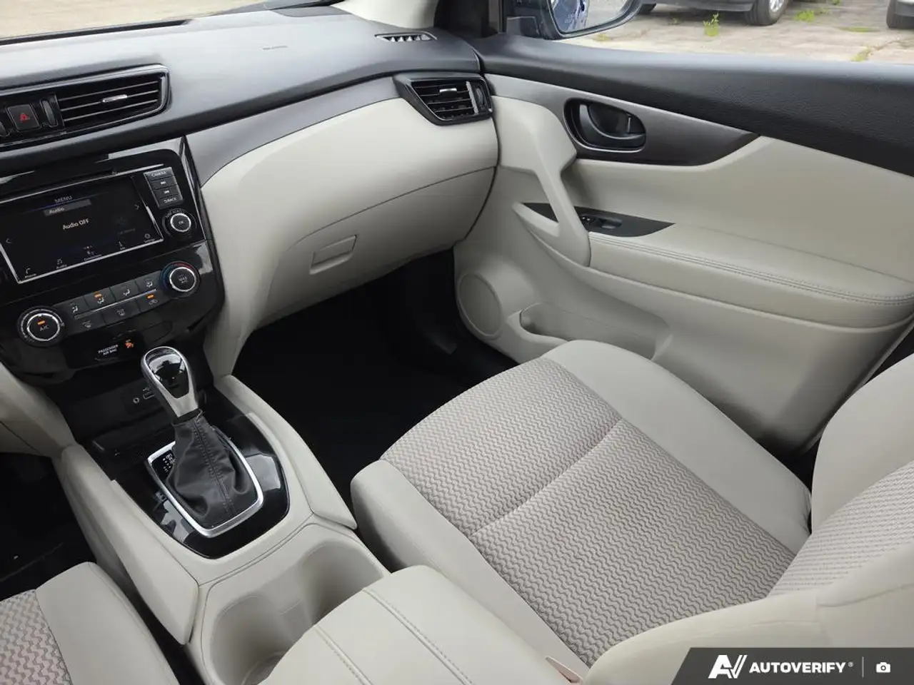 Nissan Qashqai снимка Nissan Qashqai