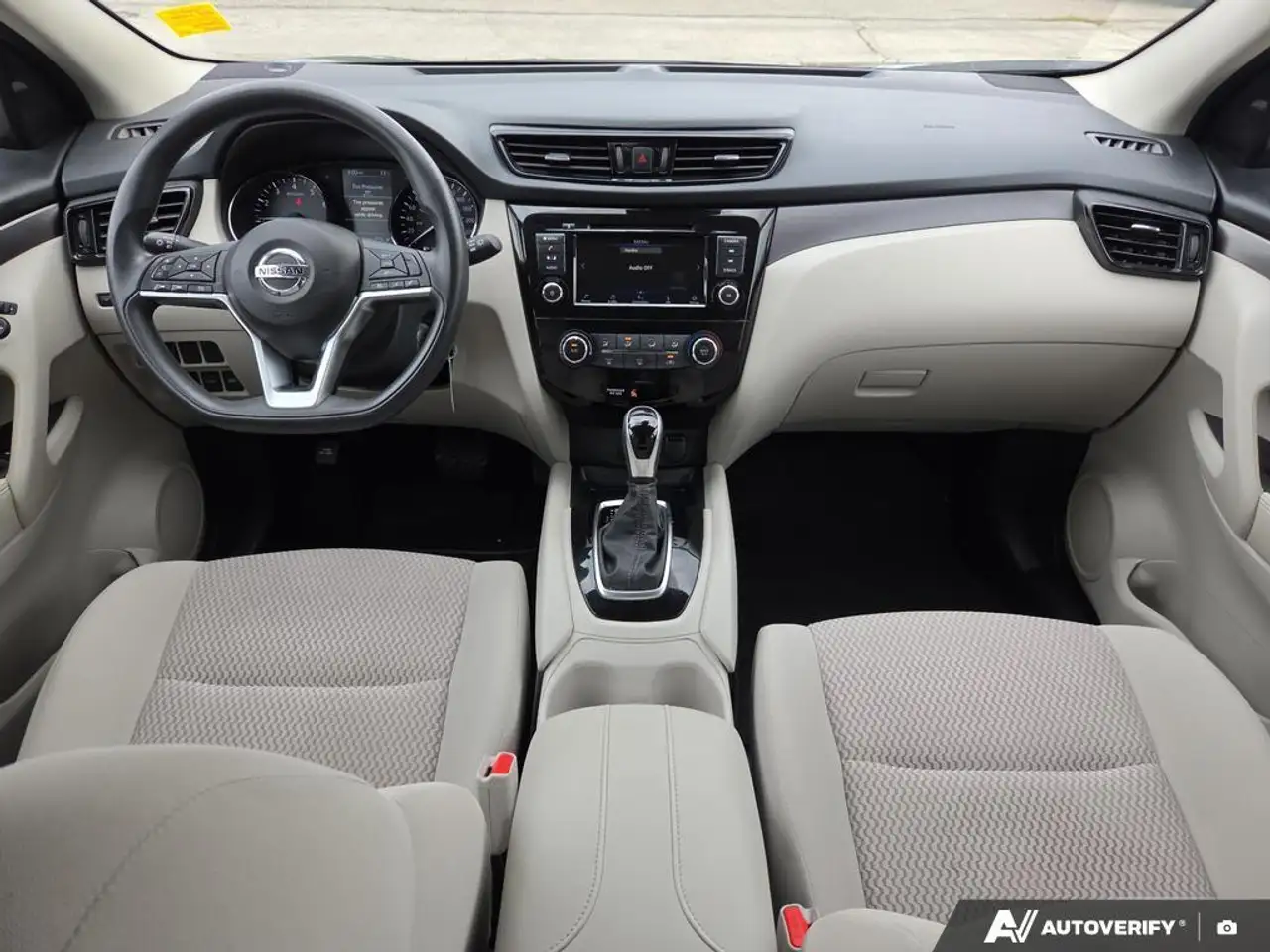 Nissan Qashqai снимка Nissan Qashqai