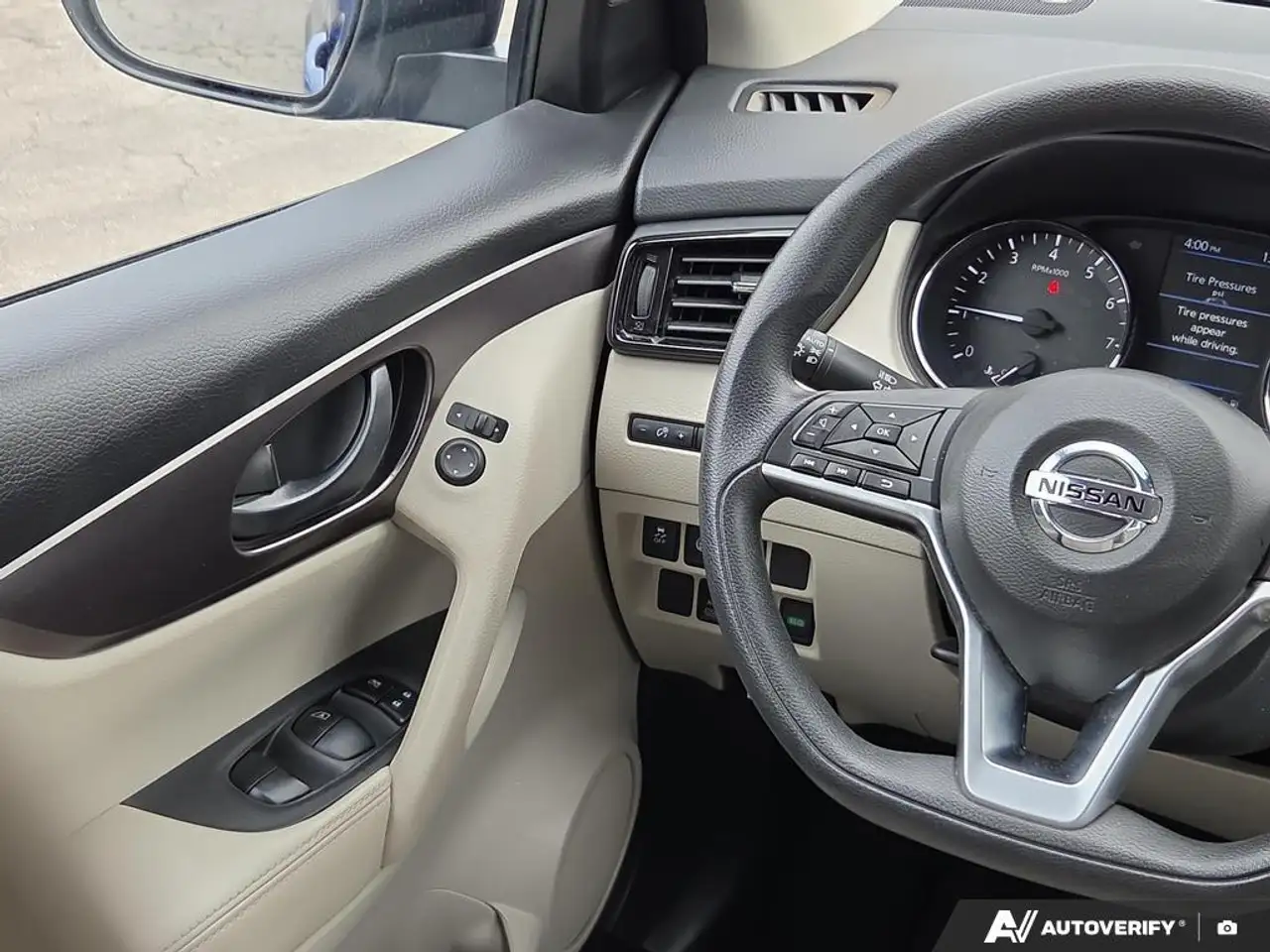 Nissan Qashqai снимка Nissan Qashqai