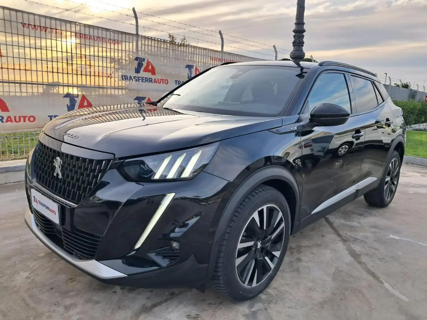 Peugeot 2008 BlueHDi 130 S&S EAT8 GT Pack Nero - 1