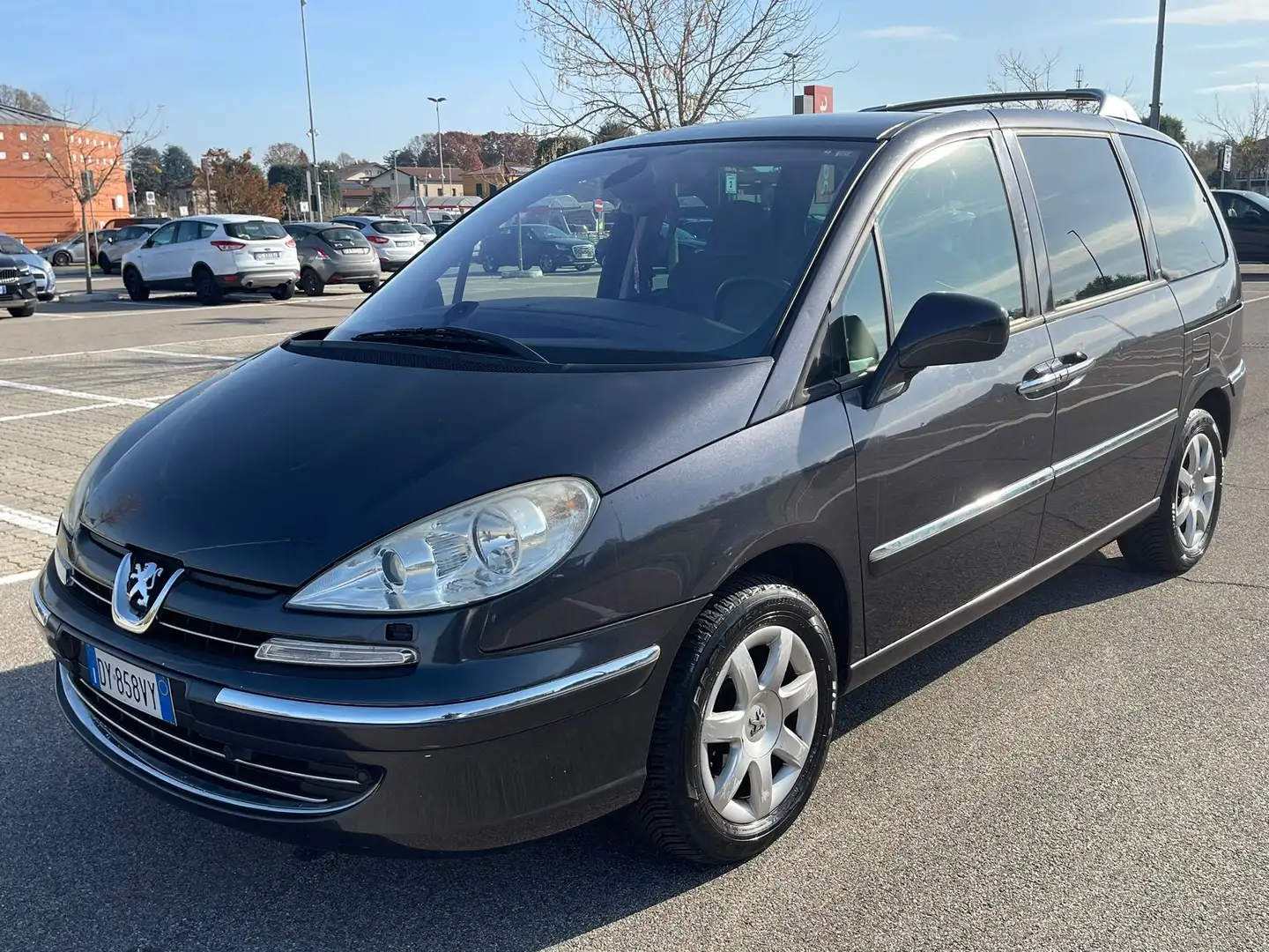 Peugeot 807 807 2.0 hdi 16v SV navi 136cv fap 7 posti Grijs - 2