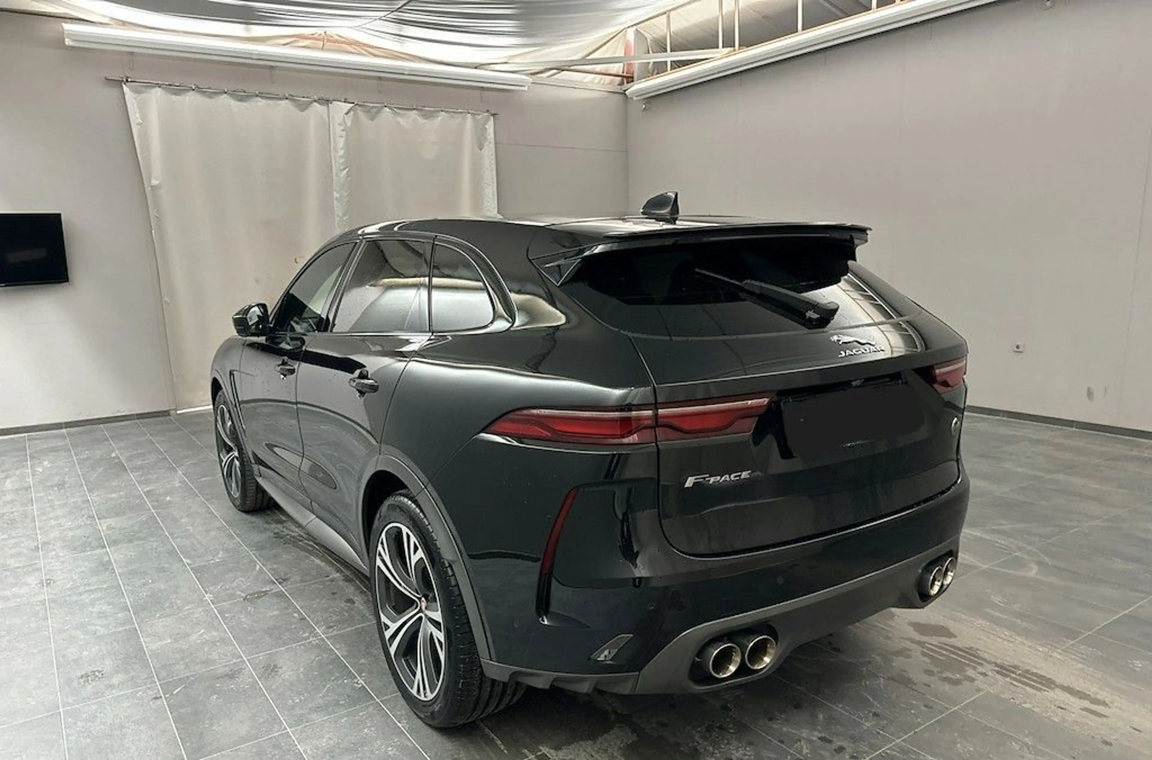 Jaguar F-Pace SVR P550 AWD AHK / Panorama / Head Up — photo 3