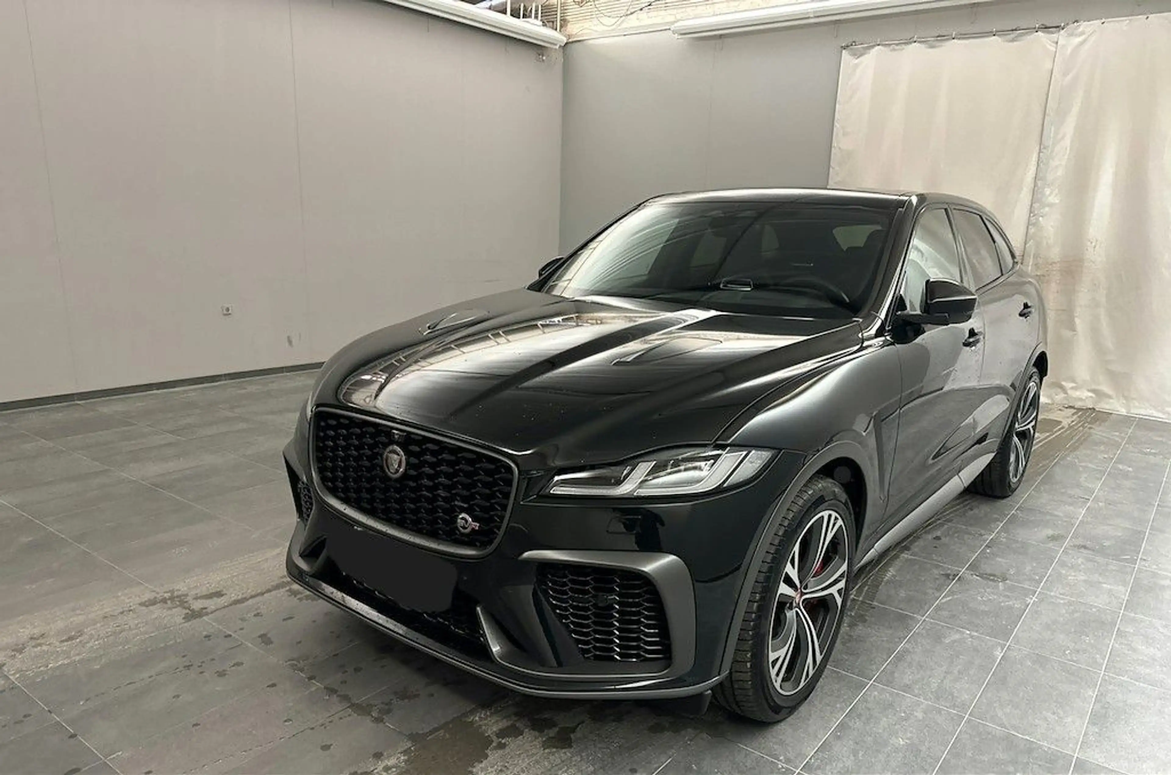 Jaguar F-Pace SVR P550 AWD AHK / Panorama / Head Up
