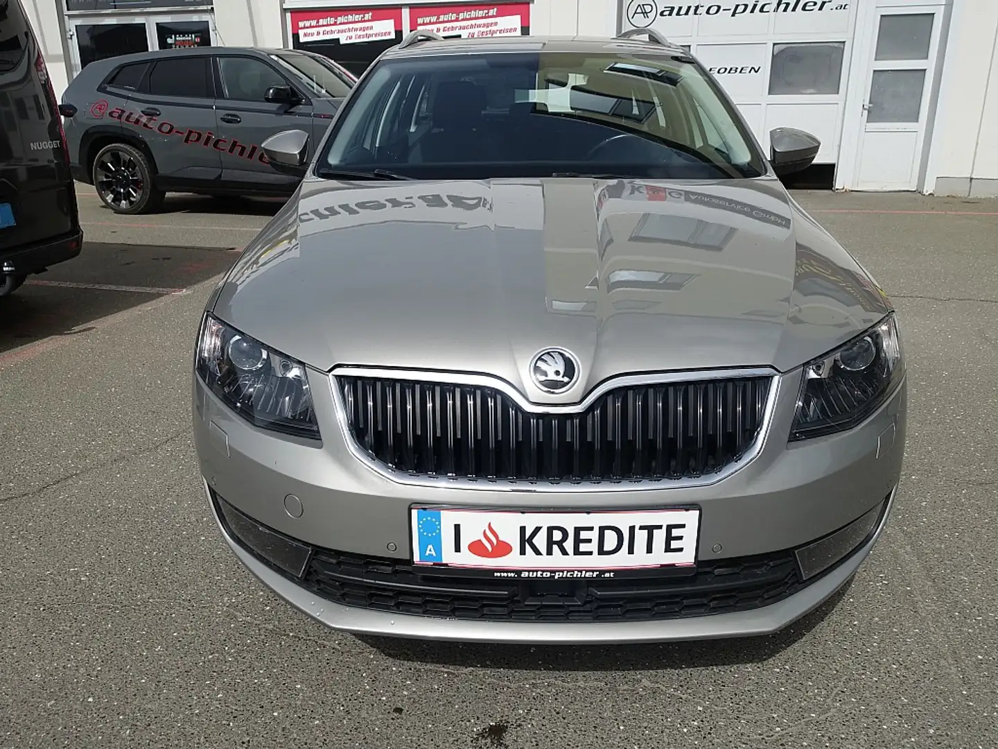 Skoda Octavia Combi 2,0 TDI 4x4 Style DSG Grau - 2