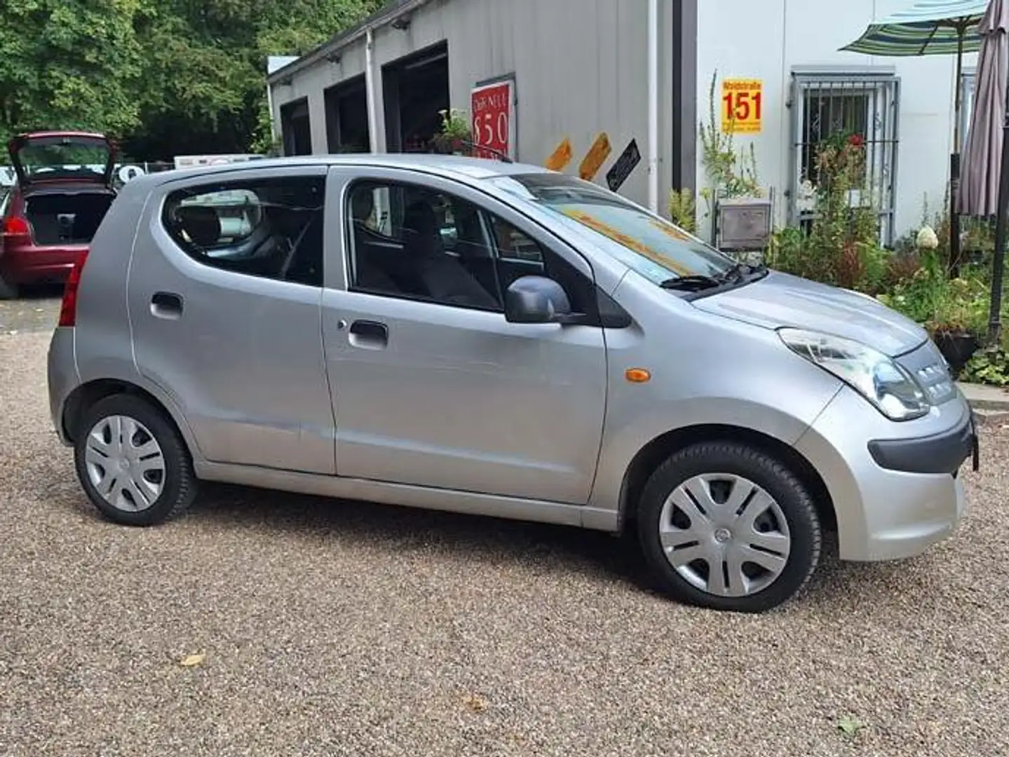 Nissan Pixo Pixo 1.0 TÜV NEU + Gewährleistung !! Silber - 1
