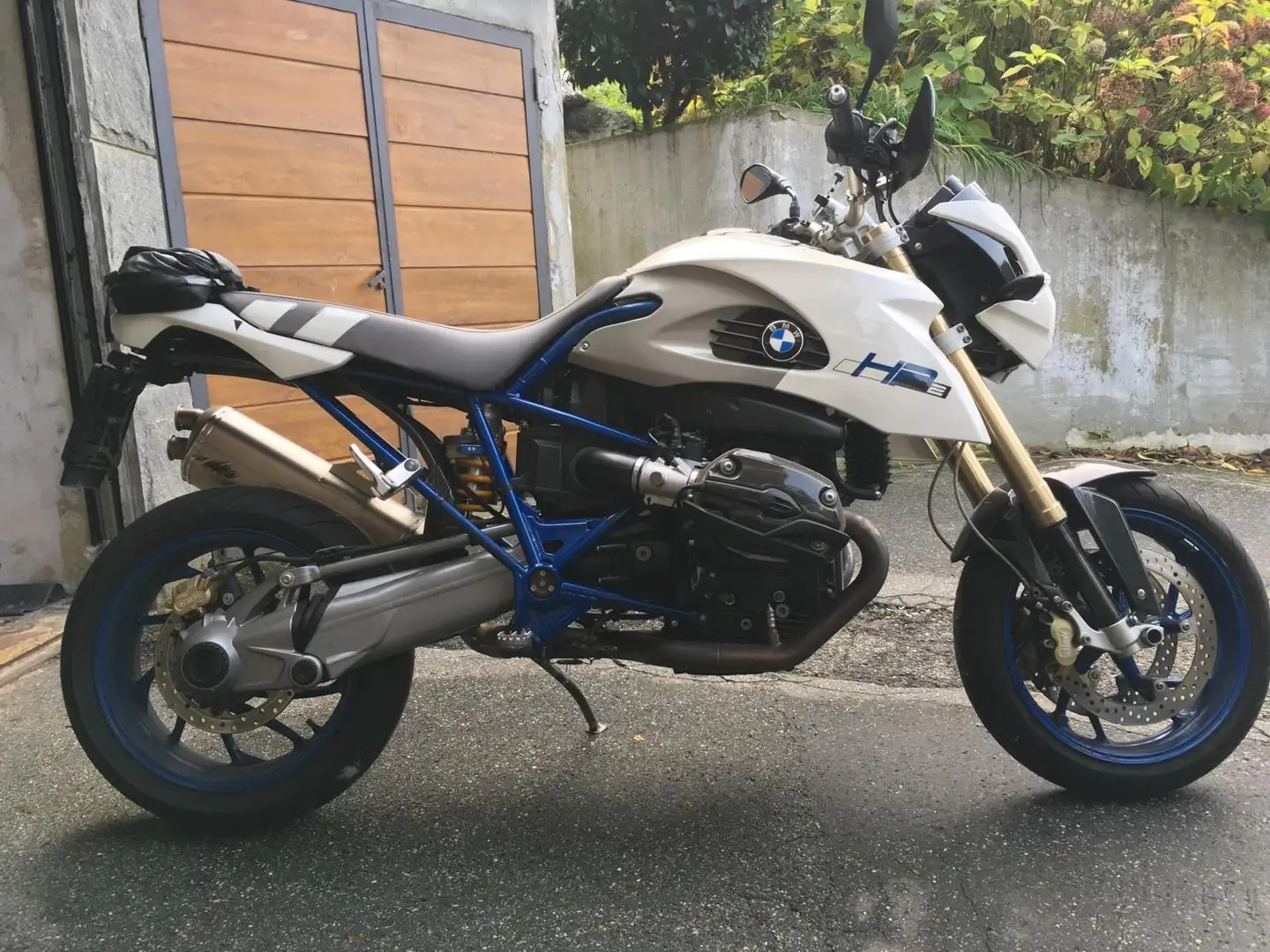 BMW HP2 Megamoto Wit - 2