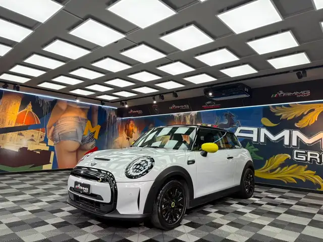 MINI Cooper E Mini Cooper SE Yours (608)