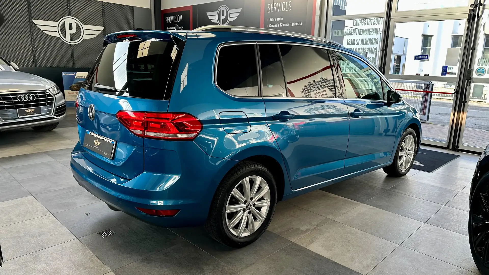 Volkswagen Touran 1.6 TDi 115CV DSG Highline+AppleCar+Andriod Blu/Azzurro - 2