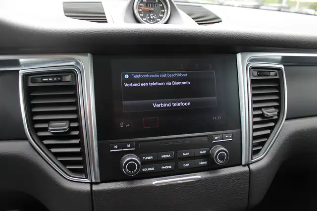Porsche Macan view 22