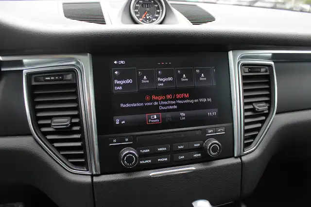 Porsche Macan view 20